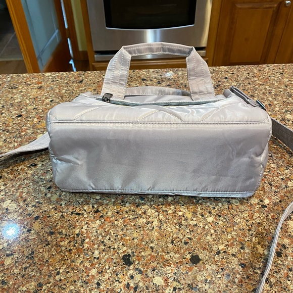 ****PRICE DROP***** NWOT QUILTED LUG BRAND CROSSBODY BAG - Picture 6 of 6